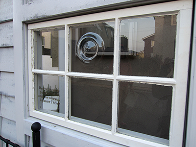 ガーデンシェッドの窓